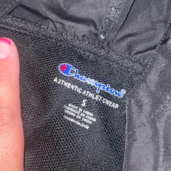 Champion windbreaker ( boys size S ( 6-7 ) - Picture 4 of 4